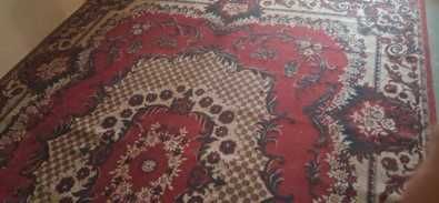 Sprzedam duży dywan  z PRL- u.