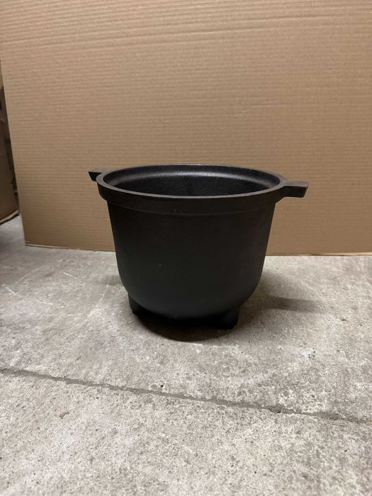 Kociołek SAMA MISA 8L ŻELIWNA garnek Węgierski doniczka PRZECENA N312