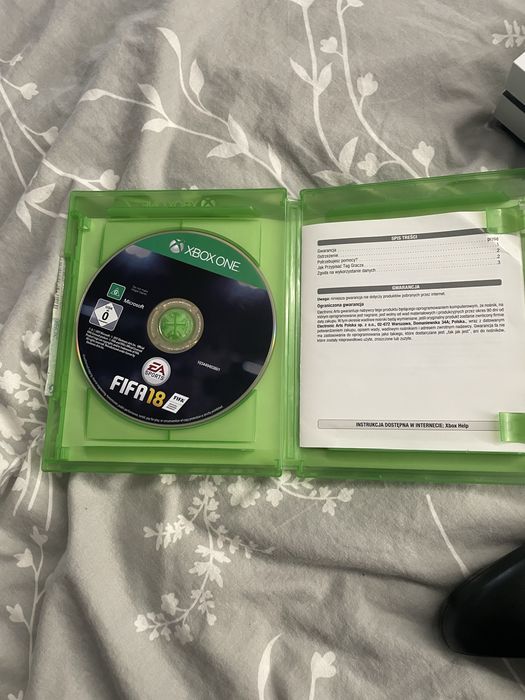 sprzedam fife 18 na xbox one