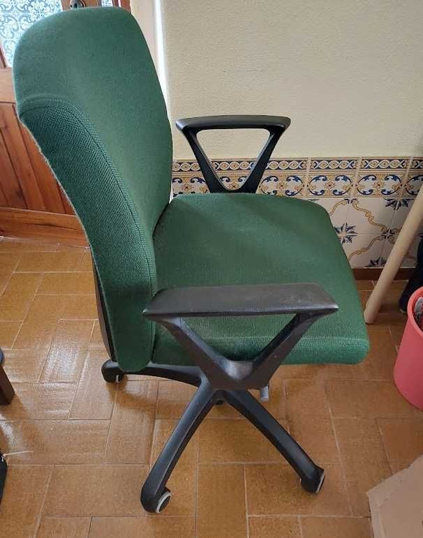 Cadeira de secretária com altura ajustável