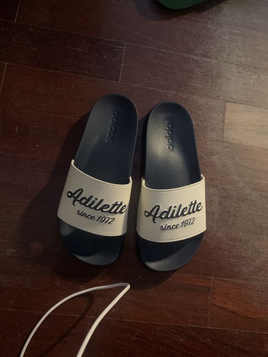 Chinelos adidas.