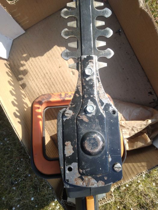 Nożyce do żywopłotu uszkodzone