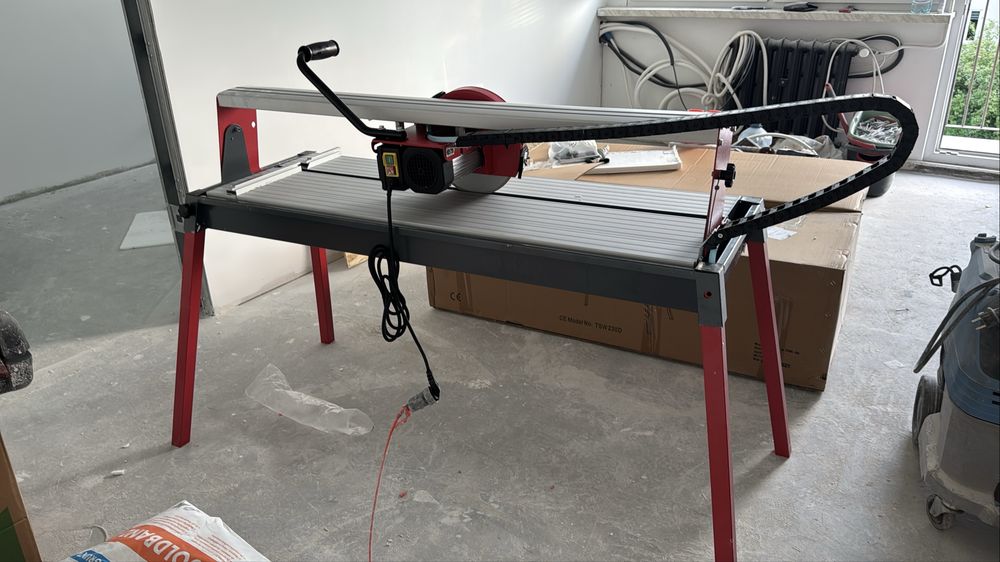 Pilarka piła przecinarka stołowa do płytek Schwarzbau TSW230D