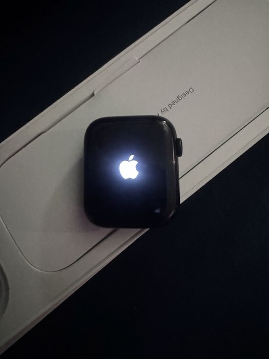 Apple Watch SE 2. generacji 44mm