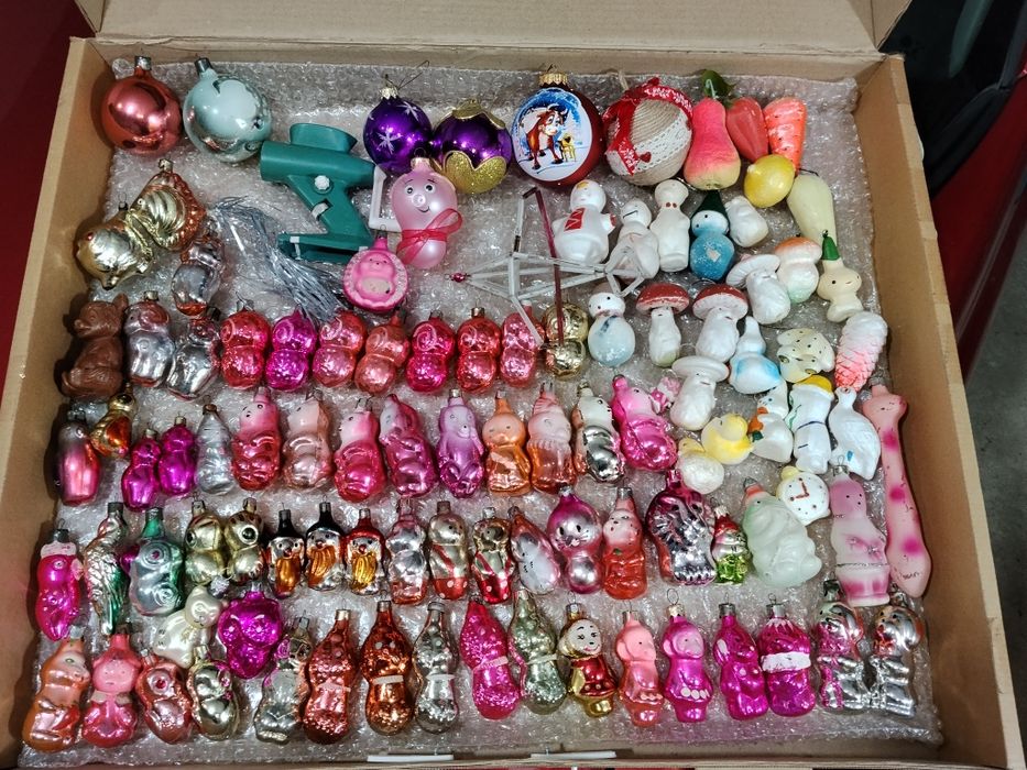 Новогодние игрушки  домики , зверята , шишки