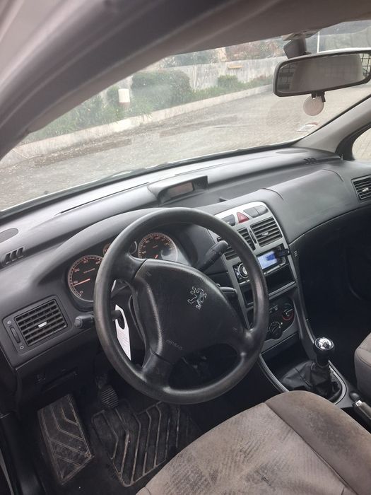 Vendo Peugeot 307 1.4hdi comercial ano 2003