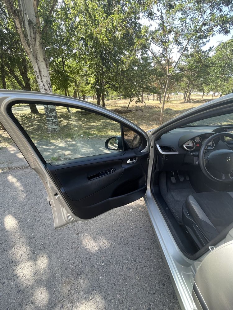 Продам авто Peugeot 207 sw