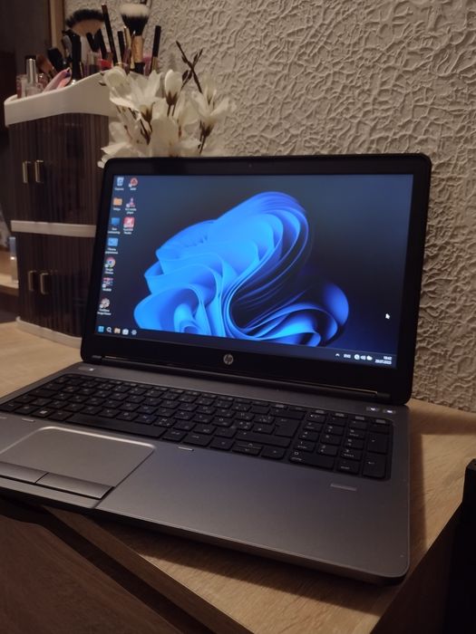 HP ProBook i5/8/SSD/windows 11