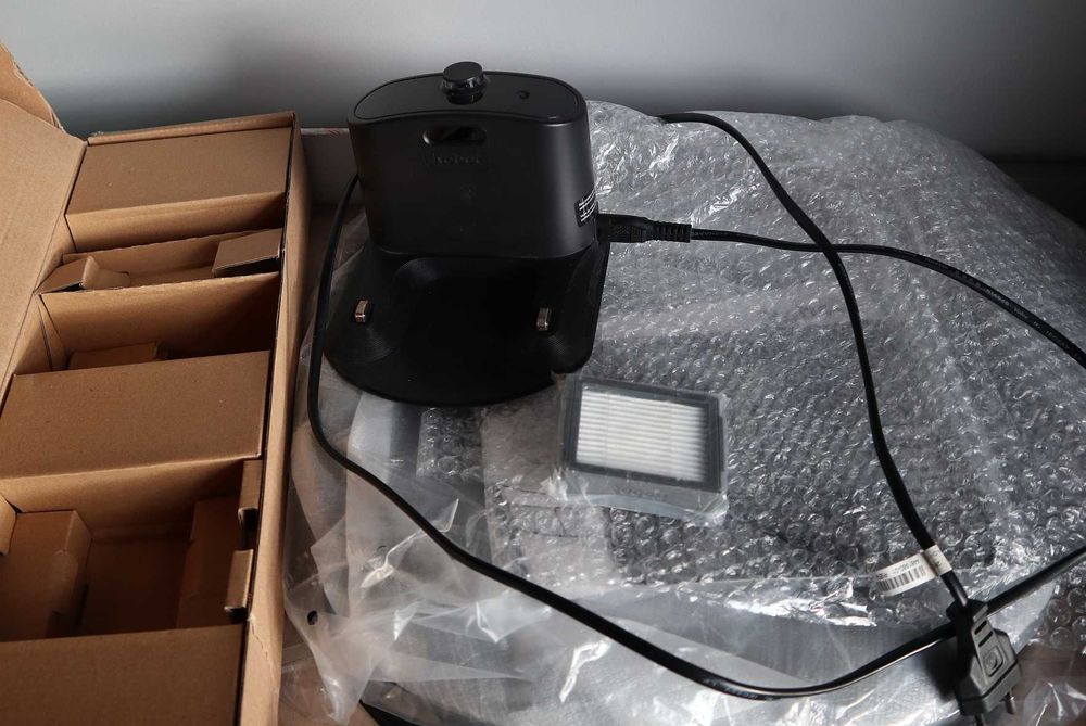 Odkurzacz iRobot Roomba e5 e5158 - Pudełko, stacja dokująca - komplet
