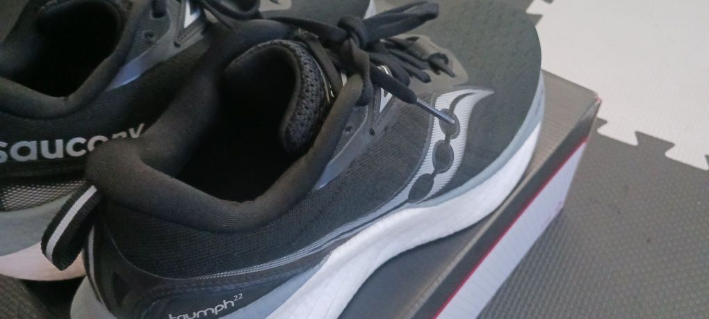 Ténis da marca Saucony Novos