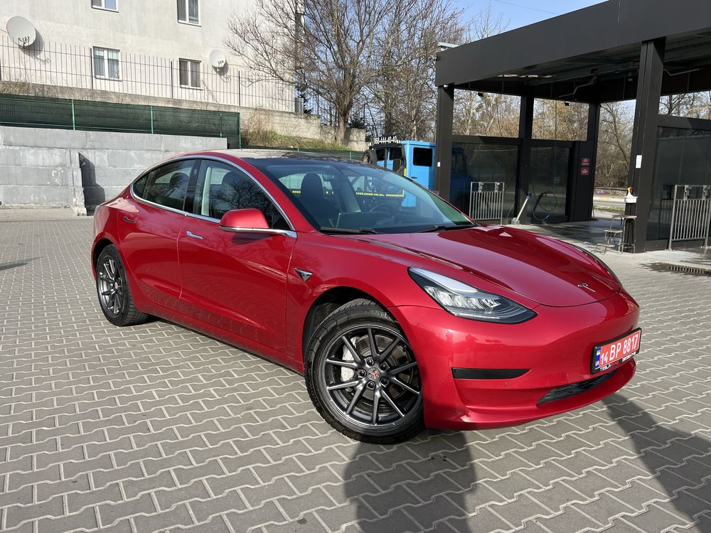 Tesla model 3 standart plus