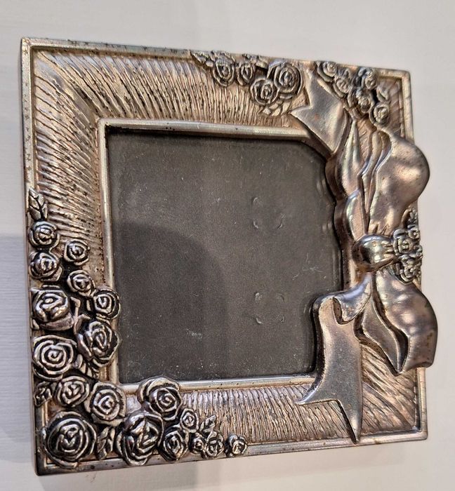 Ramka w kolorze srebrnym 7x7 cm
