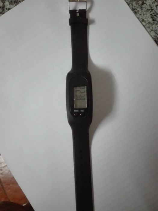 Very Simple Pedometer and Calorie Counter Watch64309721820162123