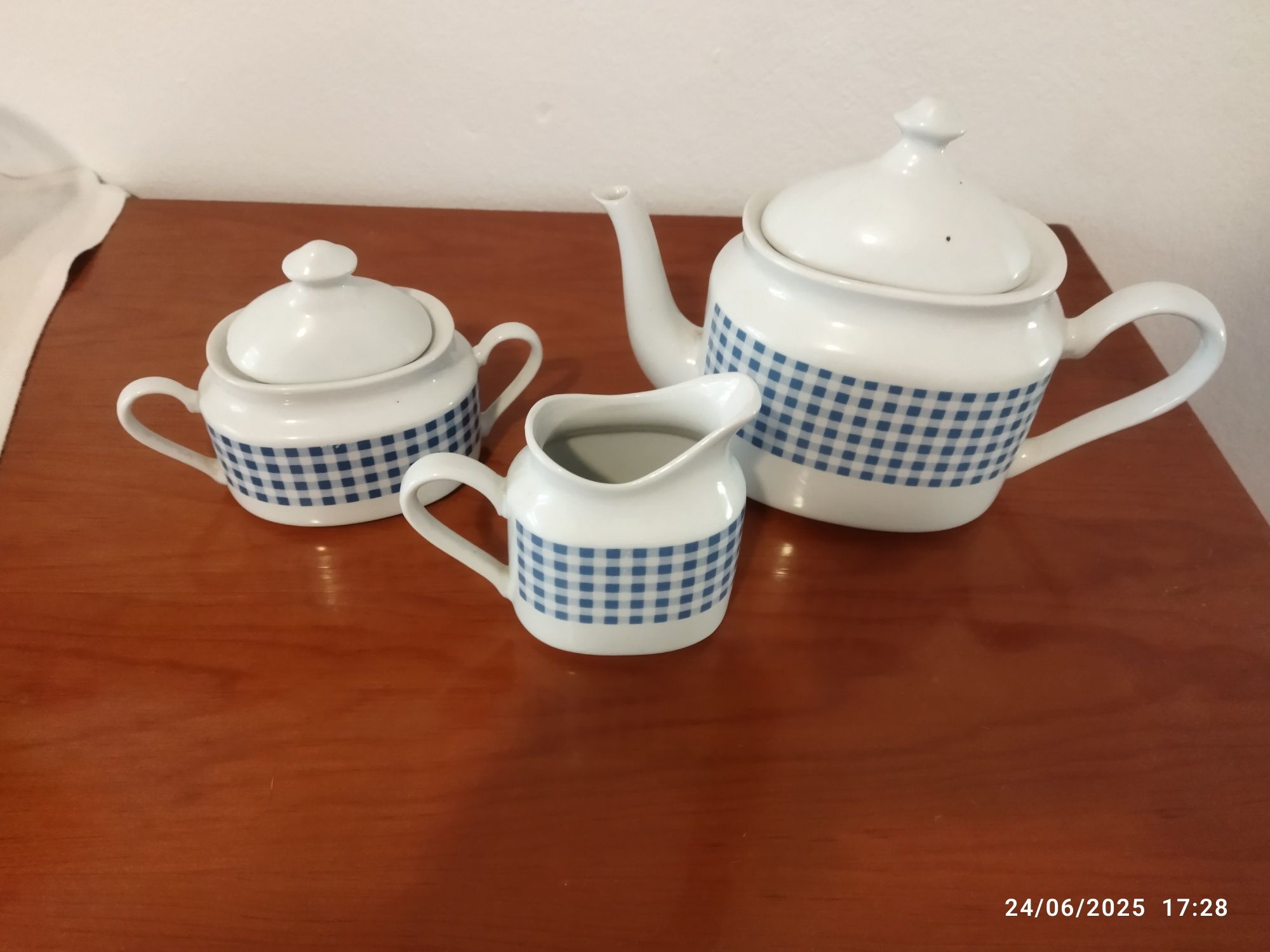 Conjunto de louça