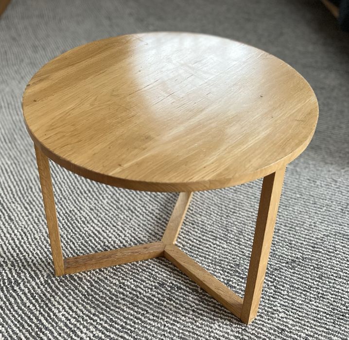 Okrągły drewniany stolik kawowy w kolorze naturalnego drewna tanio!!!