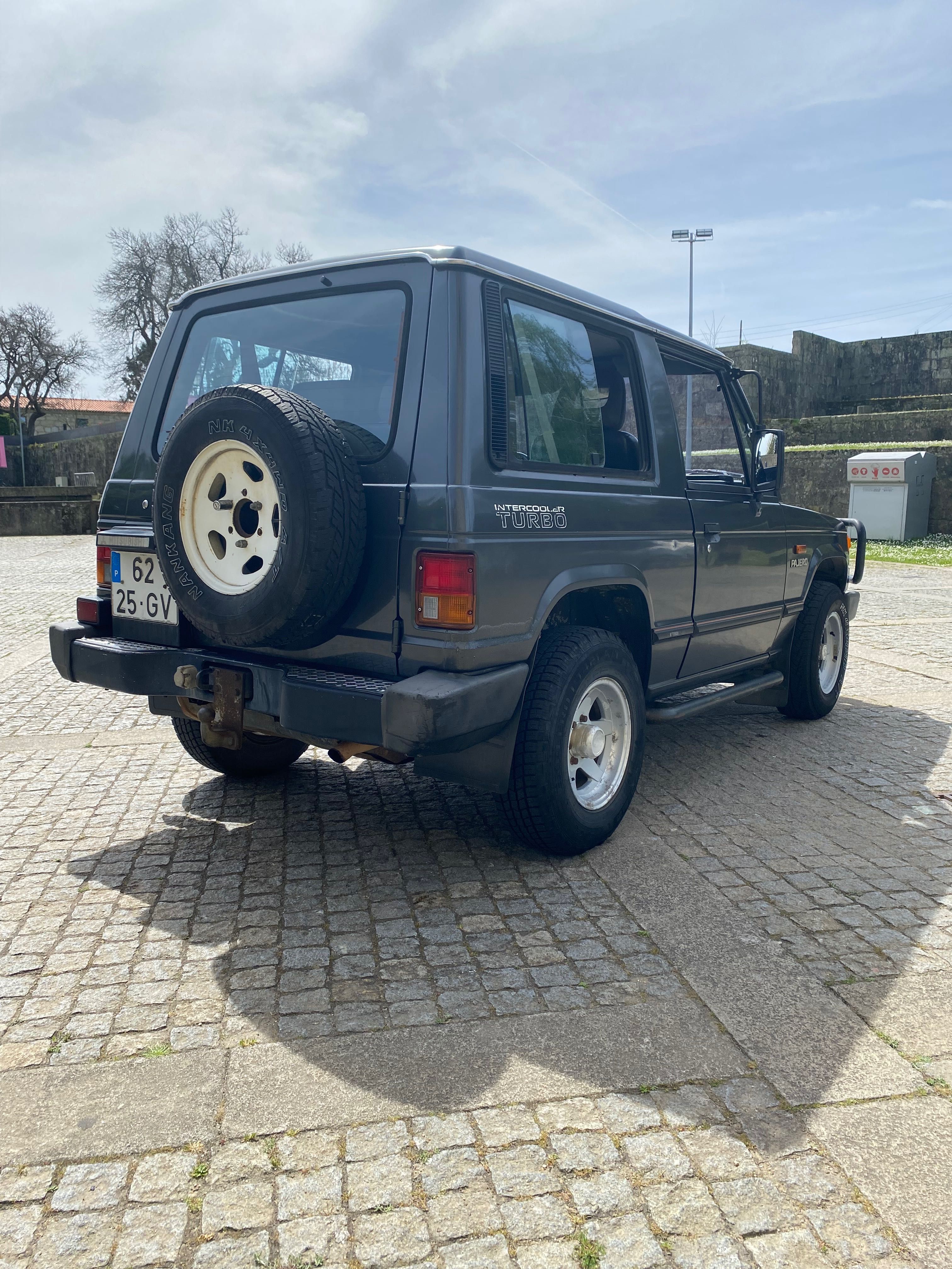 Mitsubishi pajero mk1 2.5