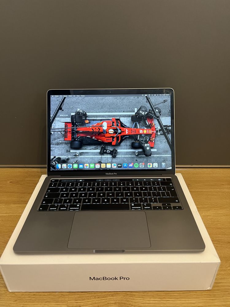 Macbook pro 13 cali 2020 16/512 GB