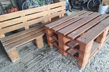 Ławka i stolik na kółkach z palet
