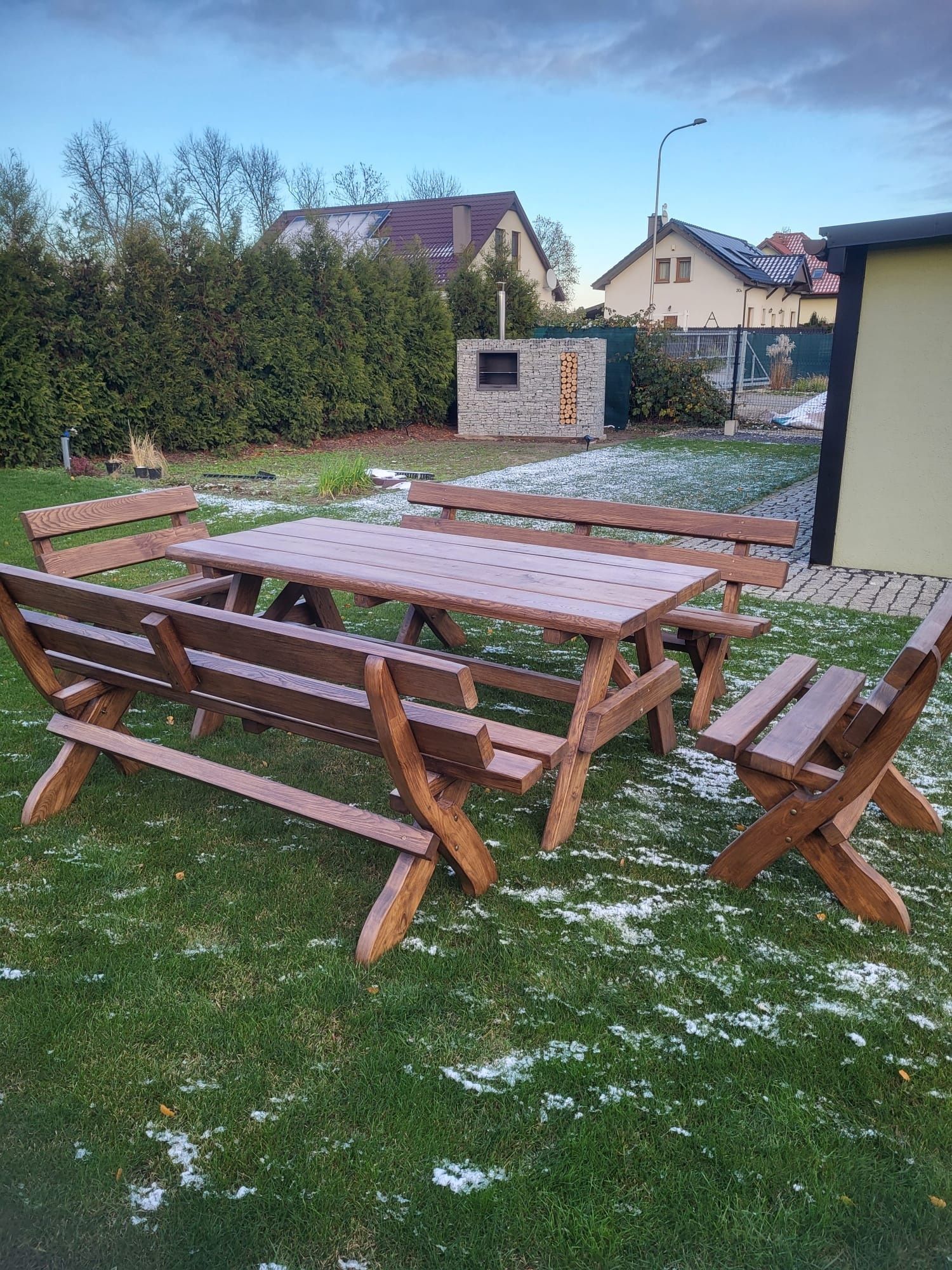 Stół, ławki ogrodowe