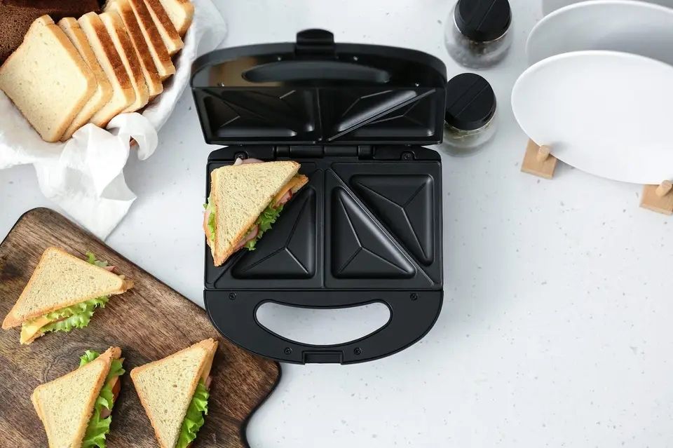 Сендвичница MAGIO MG-360