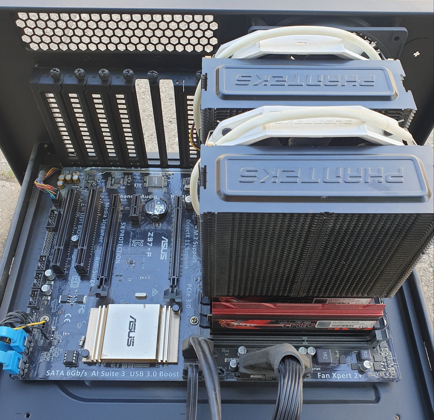 Intel 4690K Asus Z97-P DDR3 8Gb RAM  Radiator PHANTEKS