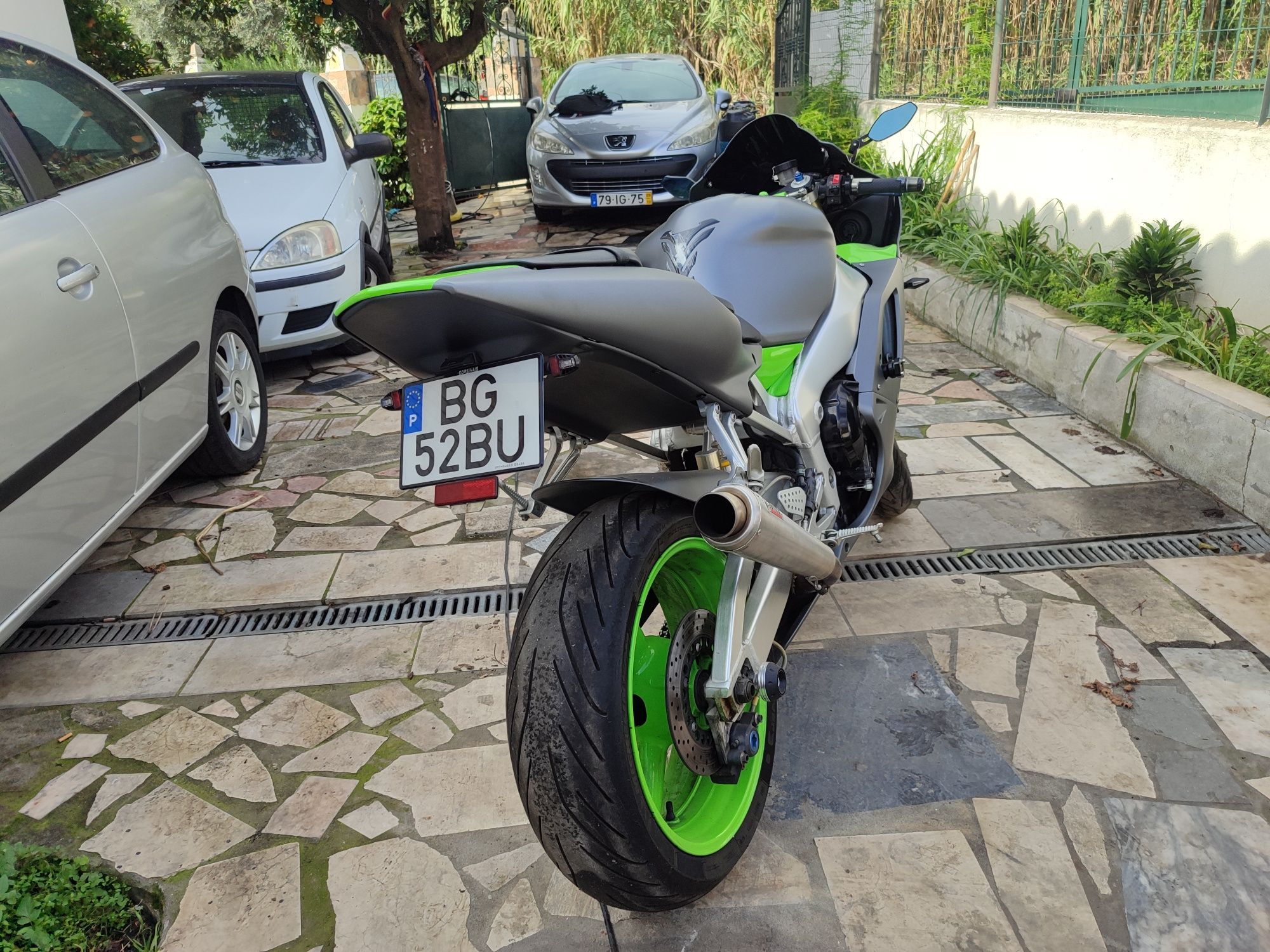 Yamaha YZF R1 R413