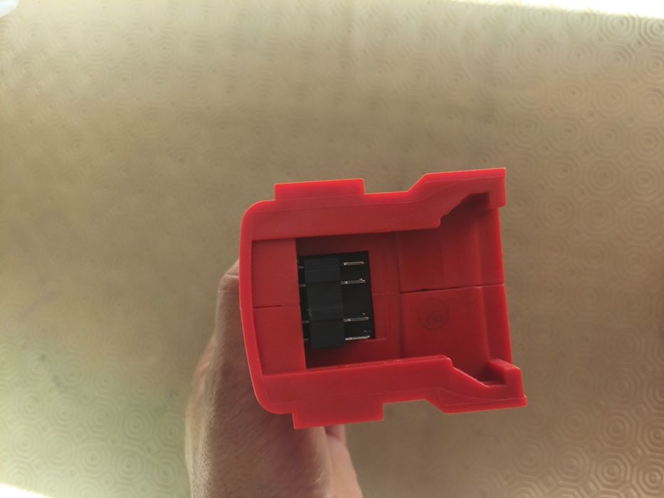 Aparafusadora de impacto Milwaukee + bateria 9Ah