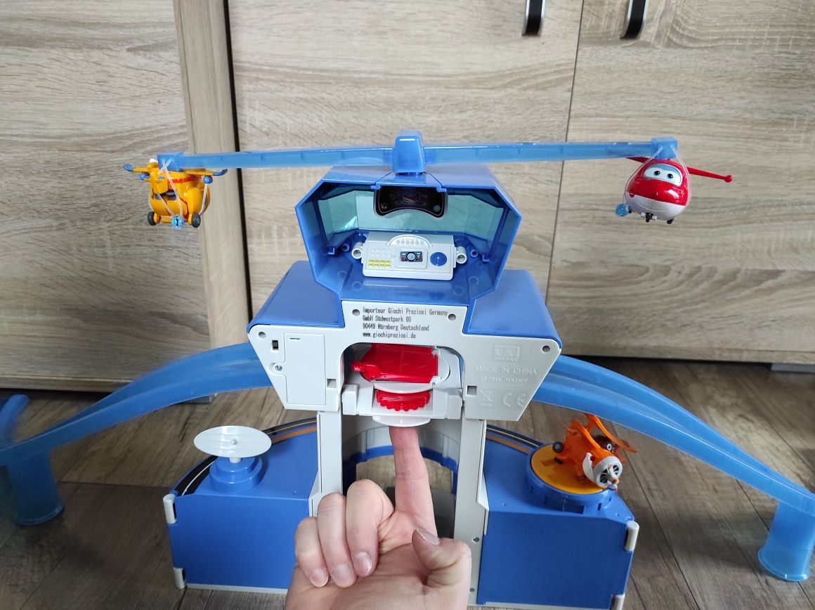 Baza Super Wings