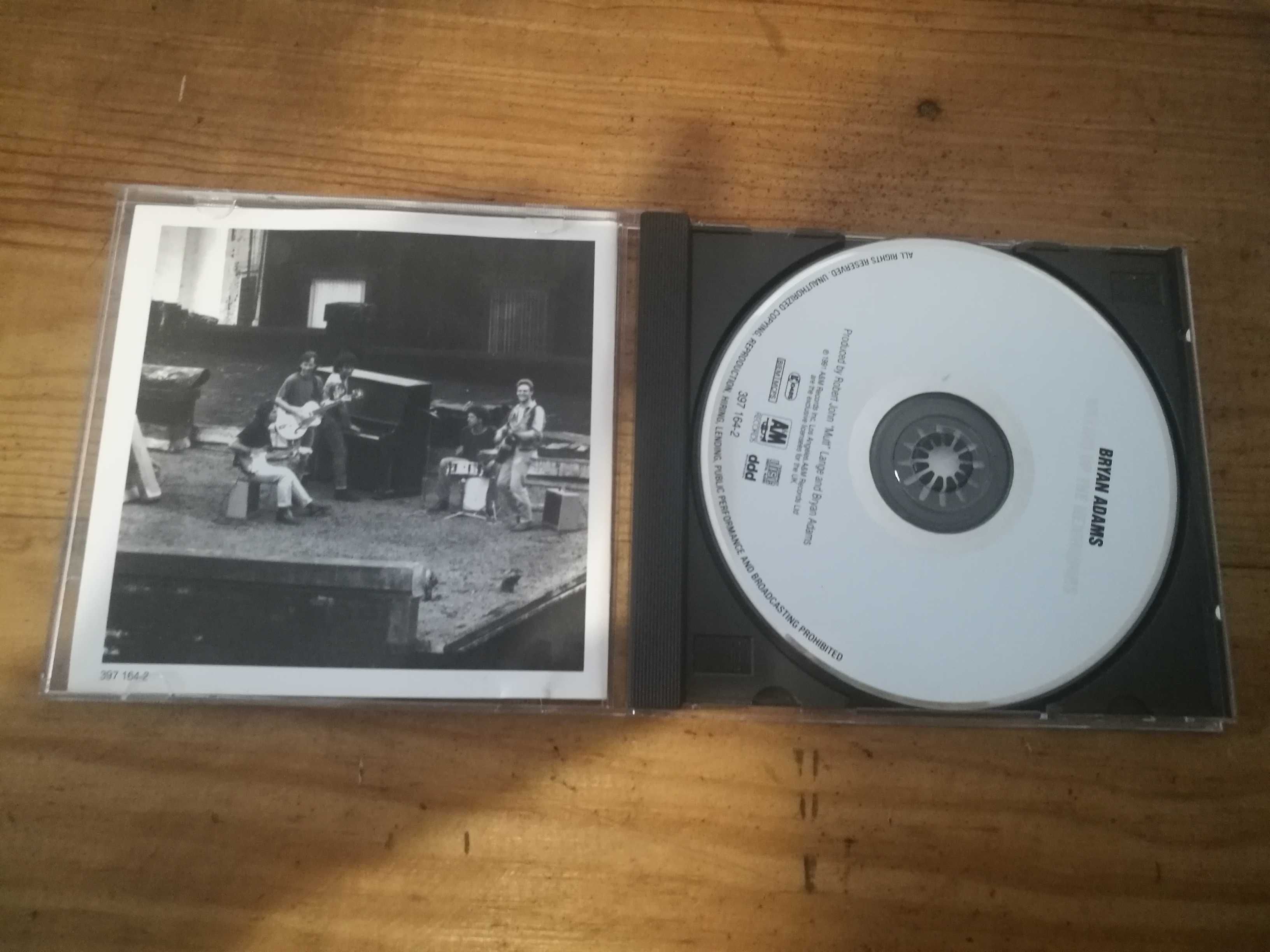 BRYAN ADAMS - Waking Up The Neighbous 	CD
