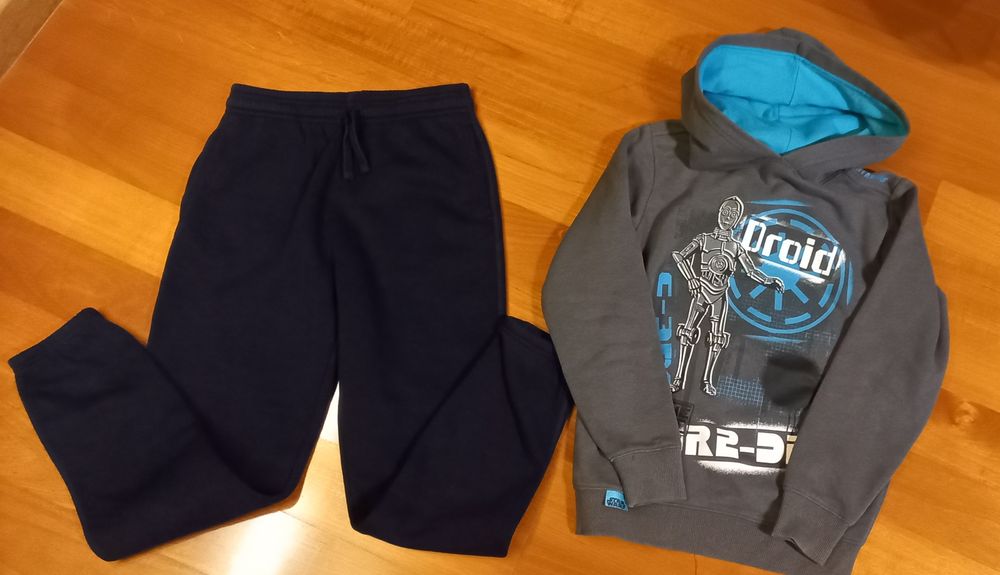 Czarne spodnie dresowe+bluza Star Wars (cena za całość)