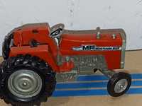 Model Traktor Massey Ferguson 595 Britains LTD 1:32