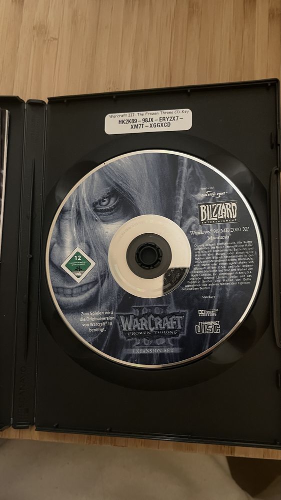Warcraft 3 The Frozen Throne expansion set