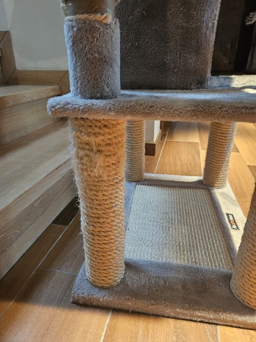 Drapak kota marki Feandrea używany 130 wys