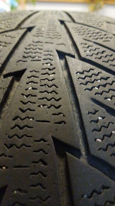 Продаю зимову гуму, резину 205/65 R16, Hankook, б/у