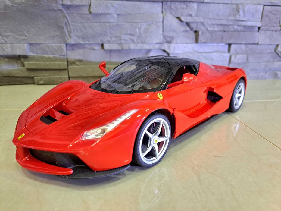 Model R/C Ferrari LaFerrari.