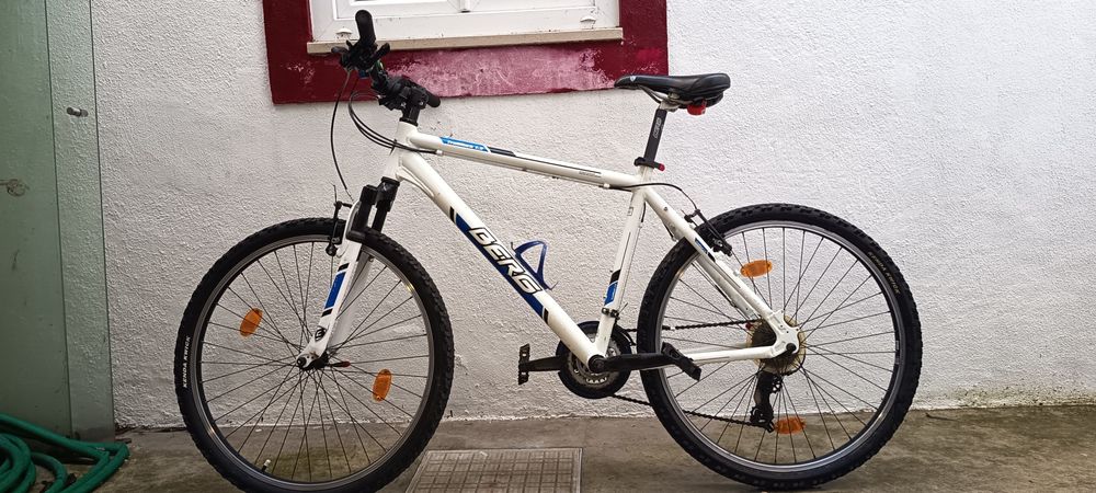 Vendo 3 bicicletas... Aro 20" , 24" e 26