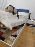 Cama estrado elevatório.