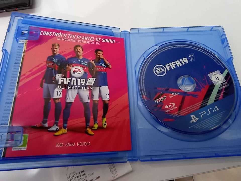 FIFA 19 PS4 troco por outros