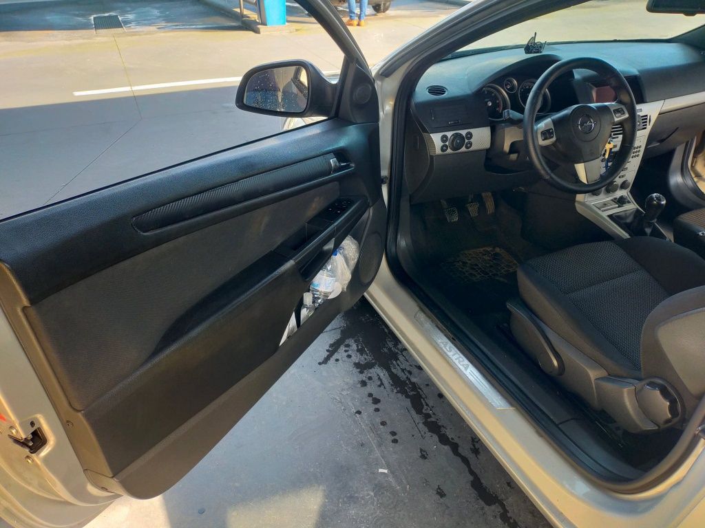 Opel astra GTC 1.7 125 CV