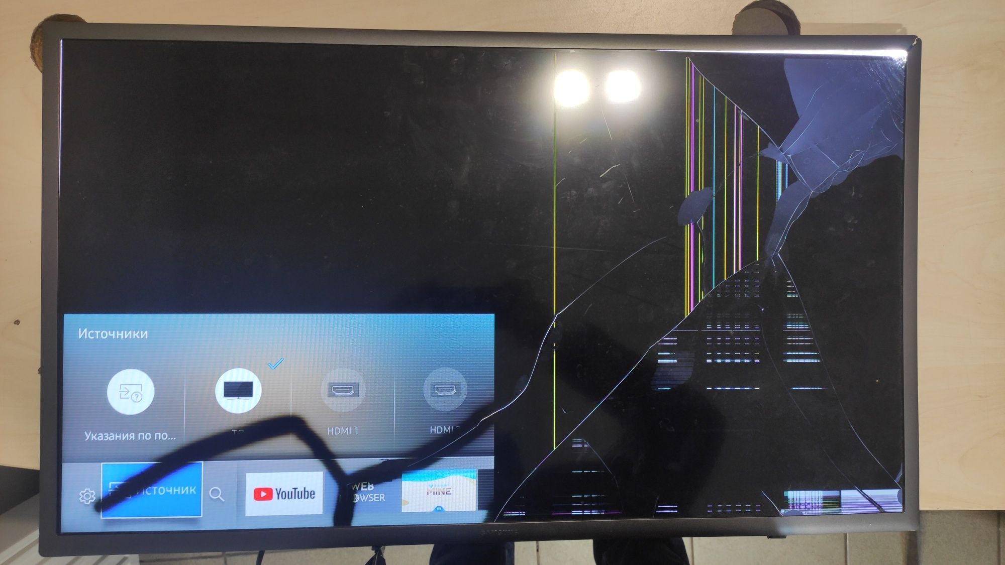 Телевизор Samsung UE32K5500AU разбит экран