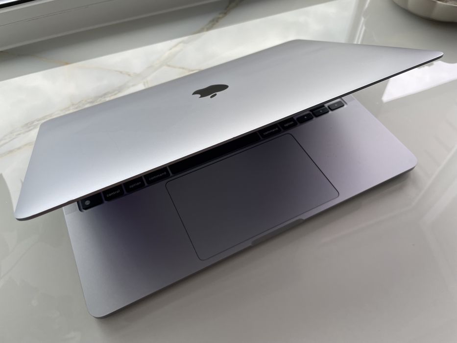 Apple MacBook Pro 13-inch Space Gray with M1 Chip (MYD82LL/A)
