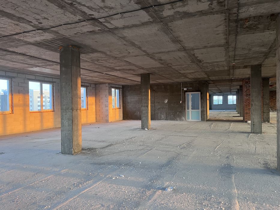 Комерційне приміщення 1200 кв.м