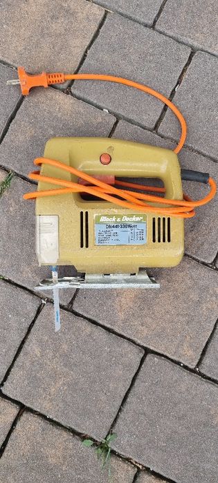 Wyrzynarka Black&Decker DN441 330W