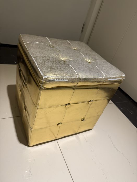 Złota puffa puff stołek taboret