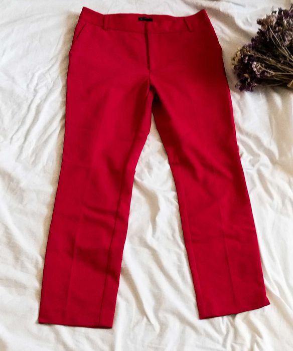 Червоні жіночі брюки