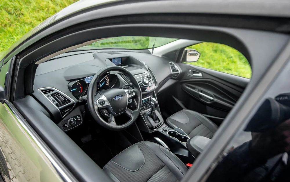 Ford Kuga 2014 року