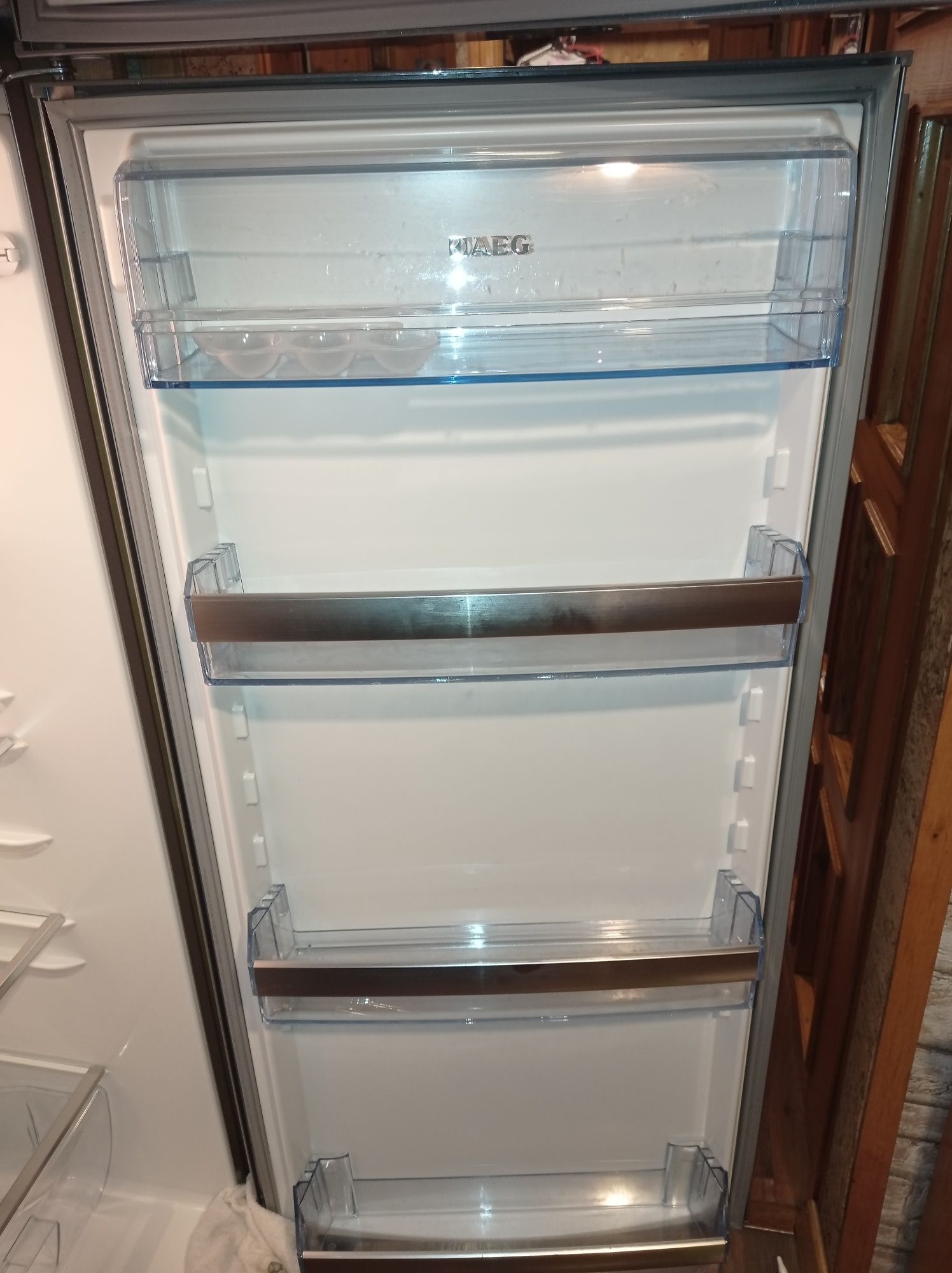 Sprzedam używaną i sprawną Lodówkę AEG model CT 280,kolor Inox/srebrny
