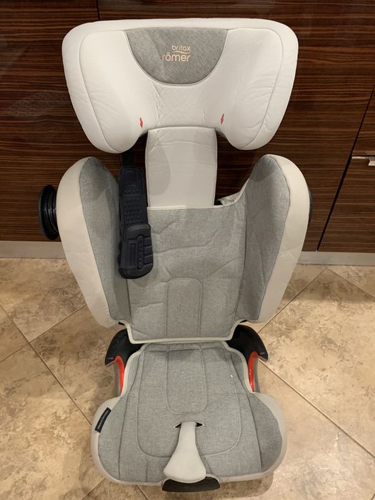 Автокрісло 3-12 років Romer Britax lzofix Ремер автокресло