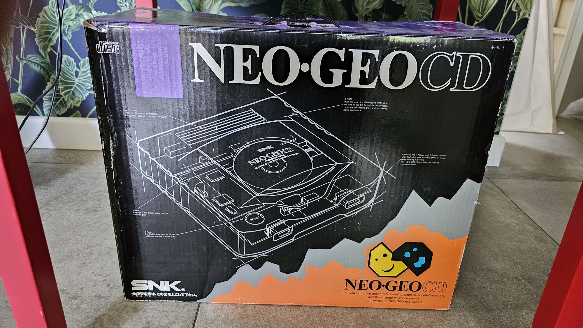 Neo geo cd + box + 2 pady + 2 gry (zasilacz, kabel do tv, styropian)
