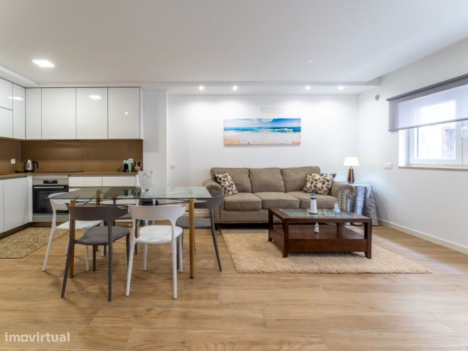 Apartamento T1 + 1 - zona histórica Nazaré a 30 metros da praia - C...